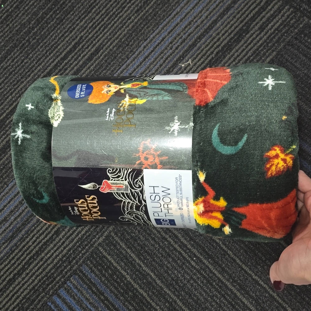 SUPERSOFT PLUSH THROW